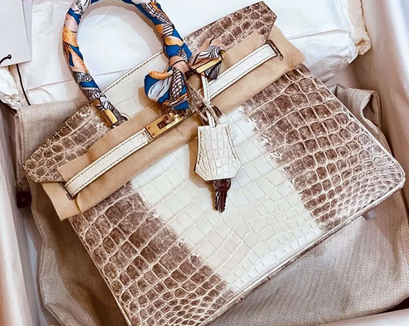 Customisable leather bag